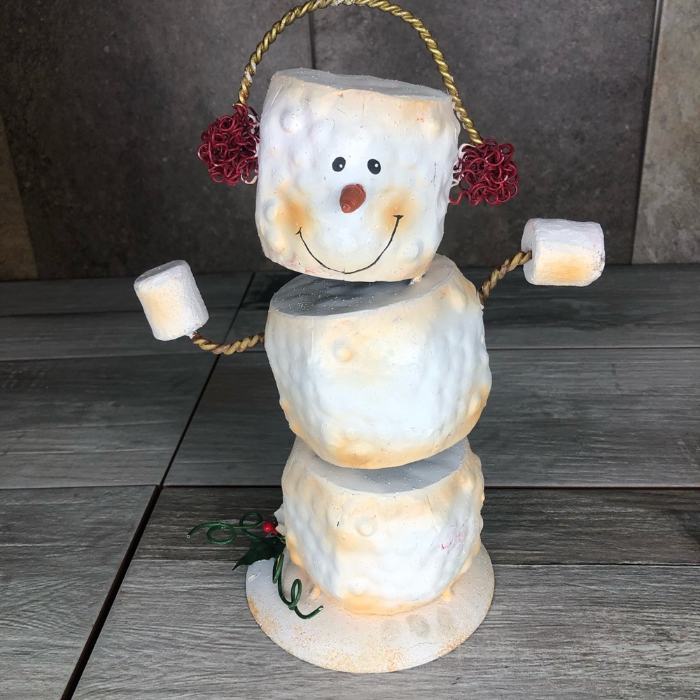 Metal marshmallow snowman